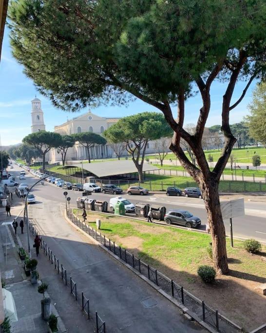 Basilica Papale Di San Paolo Appartamento Moderno - Yourhome Rome Bagian luar foto